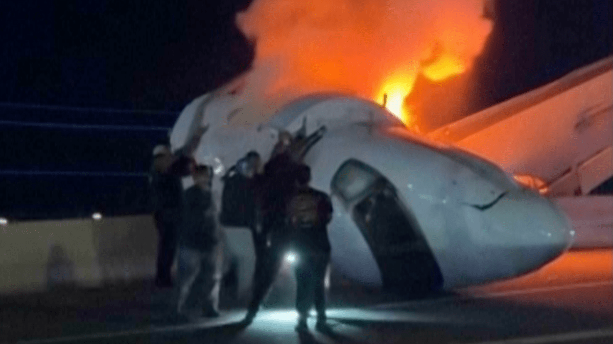 Dramatic rescue after plane crashes onto Texas highway