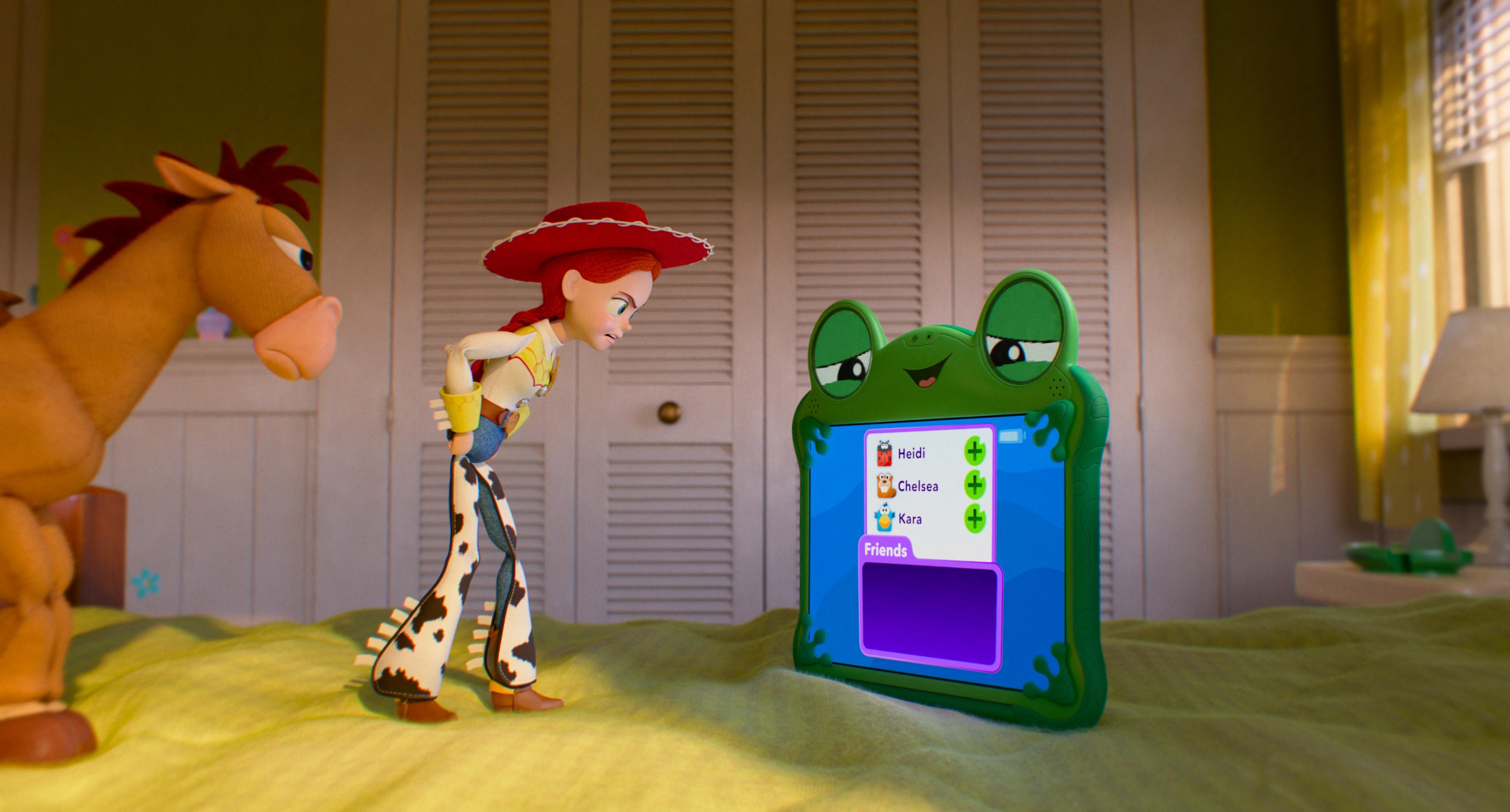 In Toy Story 5, the problem really is these damn phones (and tablets)